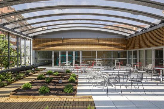 Chapas autoportantes perforadas para espacios de sombra